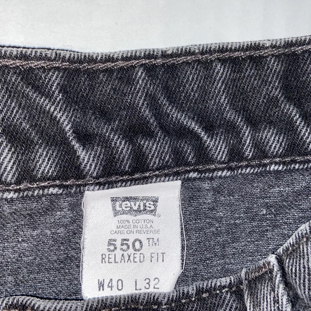 Vintage Levi’s 550 Men’s Size W 40 L 32 Black Denim Jeans - Picture 9 of 13